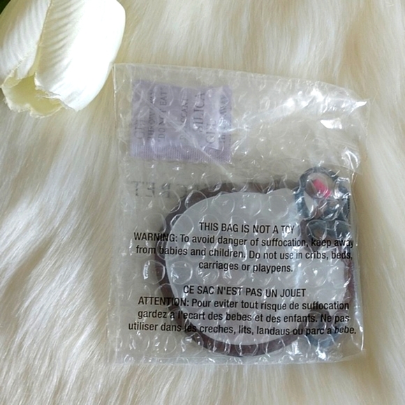 PINK VICTORIA'S SECRET KEYCHAIN.nwt - Picture 3 of 4